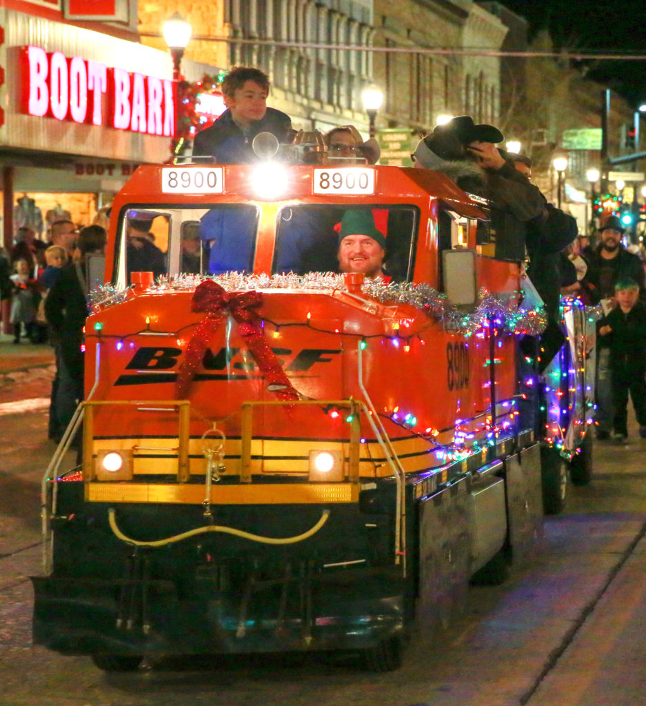 Strolling along at the Sheridan Christmas Stroll – Photo Credit Sheridan County Chamber of Commerce